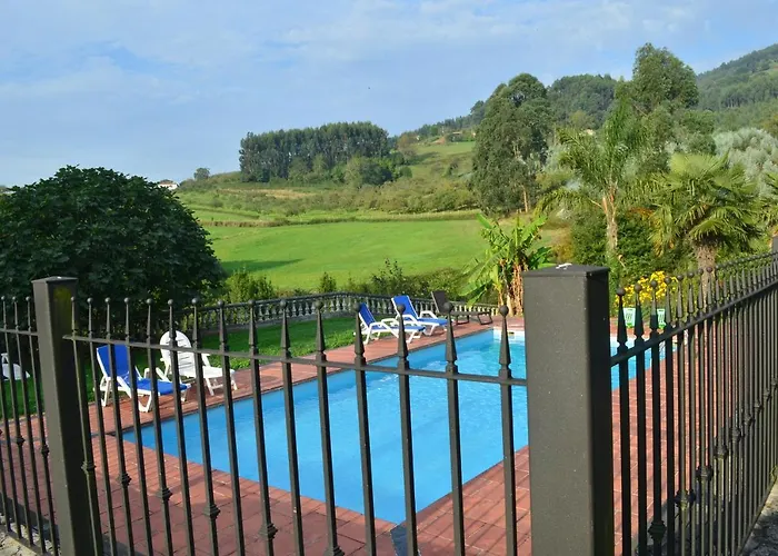 Complejo Turístico Quinta La Espadaña 4* Bedrinana