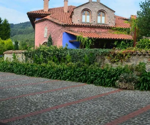 Apartahotel Complejo Turístico Quinta La Espadaña 4*